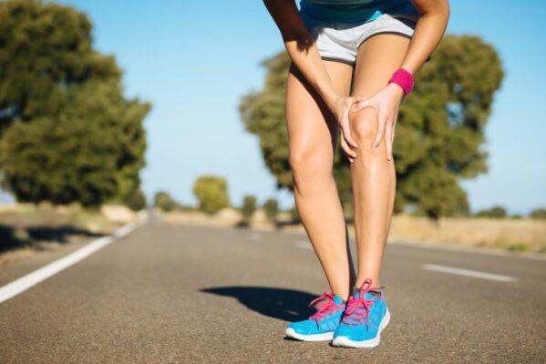 Runner training  knee pain